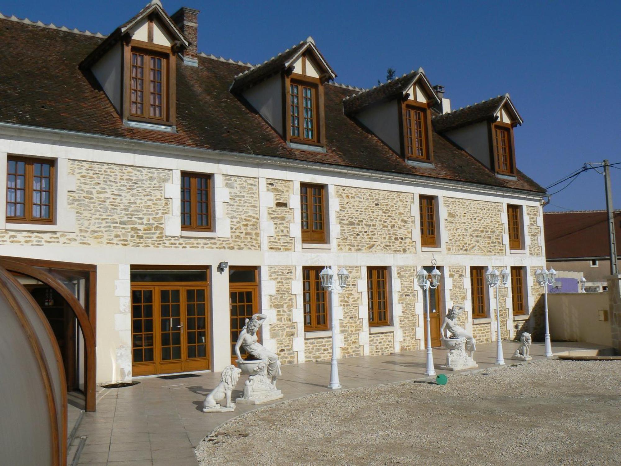 Le Manoir Des Chapelles Bed & Breakfast Venoy Exterior photo